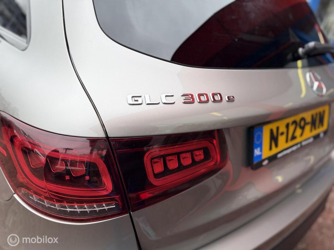 Mercedes-Benz GLC-KLASSE 300e 4MATIC AMG BURMESTER PANO MASSAGE STOELVERWARMING/VERKOELING