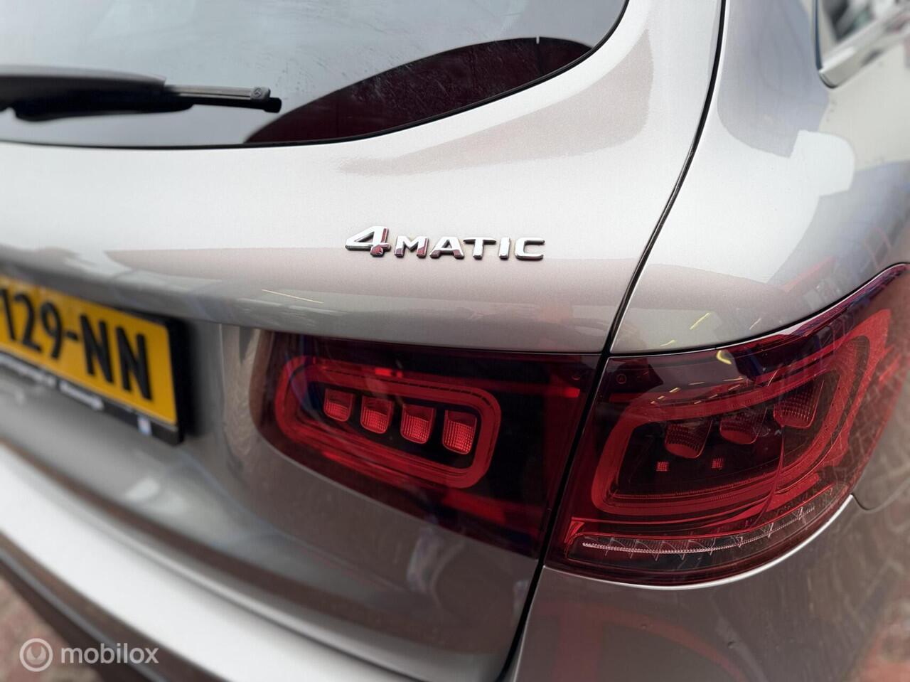 Mercedes-Benz GLC-KLASSE 300e 4MATIC AMG BURMESTER PANO MASSAGE STOELVERWARMING/VERKOELING