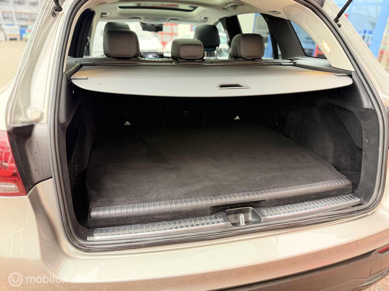 Mercedes-Benz GLC-KLASSE 300e 4MATIC AMG BURMESTER PANO MASSAGE STOELVERWARMING/VERKOELING