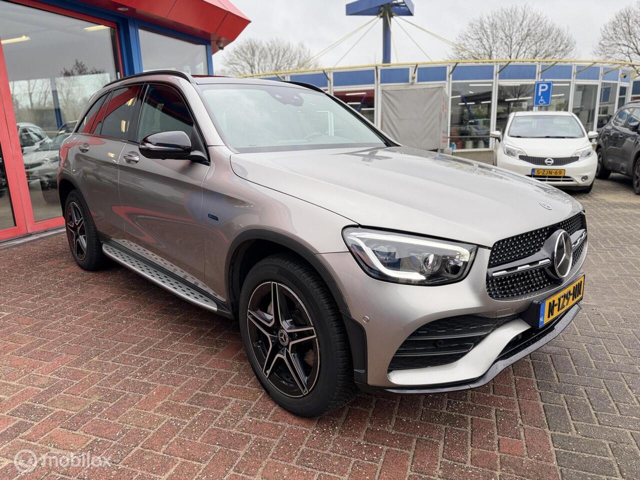 Mercedes-Benz GLC-KLASSE 300e 4MATIC AMG BURMESTER PANO MASSAGE STOELVERWARMING/VERKOELING