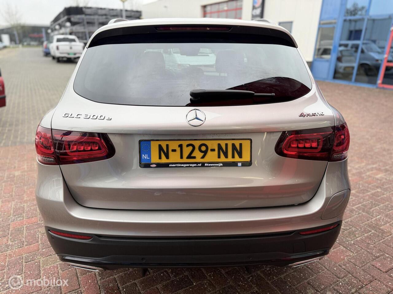 Mercedes-Benz GLC-KLASSE 300e 4MATIC AMG BURMESTER PANO MASSAGE STOELVERWARMING/VERKOELING