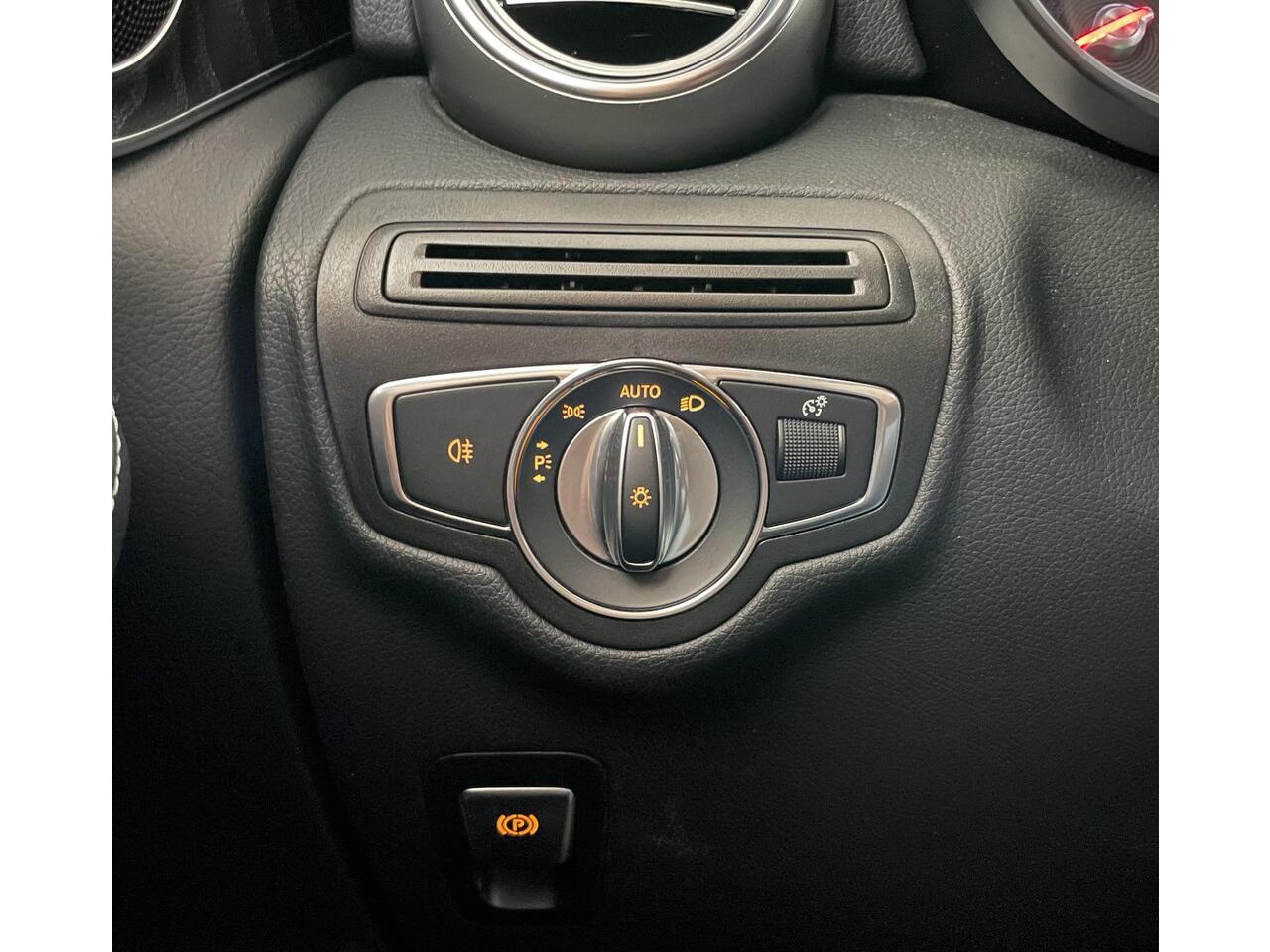 Mercedes-Benz GLC-KLASSE 300e 4MATIC AMG Line |Distronic|Trekhaak|360° camera