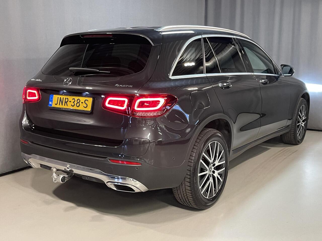 Mercedes-Benz GLC-KLASSE 300e 4MATIC 19"/Leder + memory/Stoel + stuurverwarming/Trekhaak/Camera/Dodehoek/Keyless/Apple Carplay & Android Auto