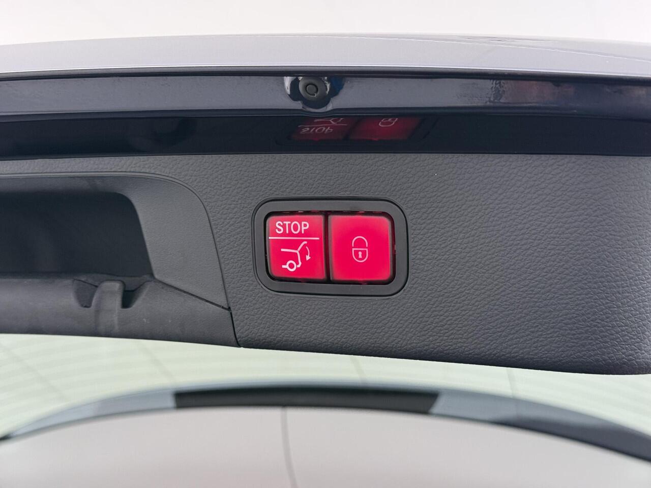 Mercedes-Benz GLC-KLASSE 300e 4MATIC Premium Plus VAN: ¤42.900,- VOOR: ¤39.877,- UW EINDEJAARSVOORDEEL: ¤3.023,- | PHEV PLUG-IN HYBRIDE | MEGA VETTE AUTO | PANORAMA DAK | 20INCH | CAMERA | ELEKTRISCHE KLEP | KEYLESS ENTRY + START | DODEHOEK | RIJKLAAR + 12 MND BOVAG GARANTIE!