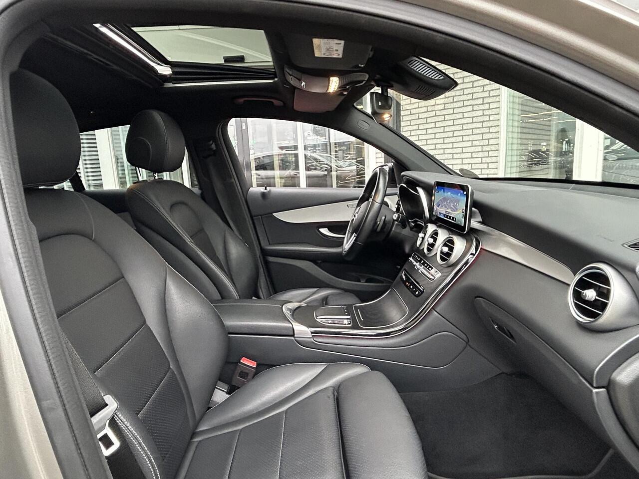 Mercedes-Benz GLC-KLASSE Coupé 300e 4MATIC Schuifdak | Trekhaak | Distronic+