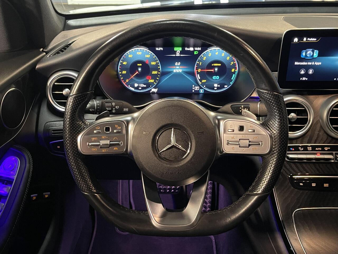 Mercedes-Benz GLC-KLASSE 300e 4MATIC AMG Line 20"/Luchtvering/Adaptieve cruise/Burmester/Matrix LED/Apple Carplay & Android Auto/Stoelverwarming/Elektrische klep