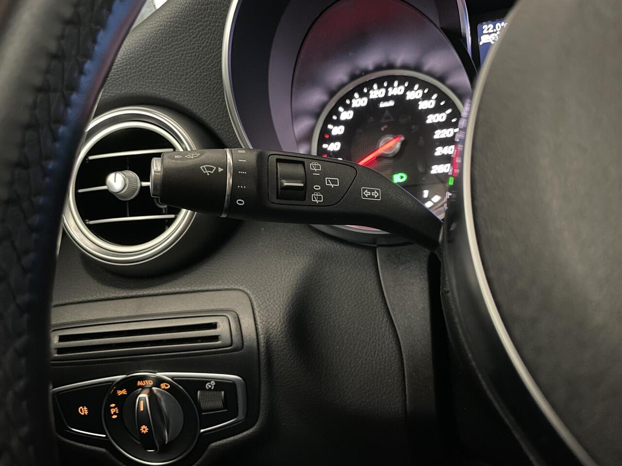 Mercedes-Benz GLC-KLASSE 300e AMG | Distronic | Trekhaak | 360-camera