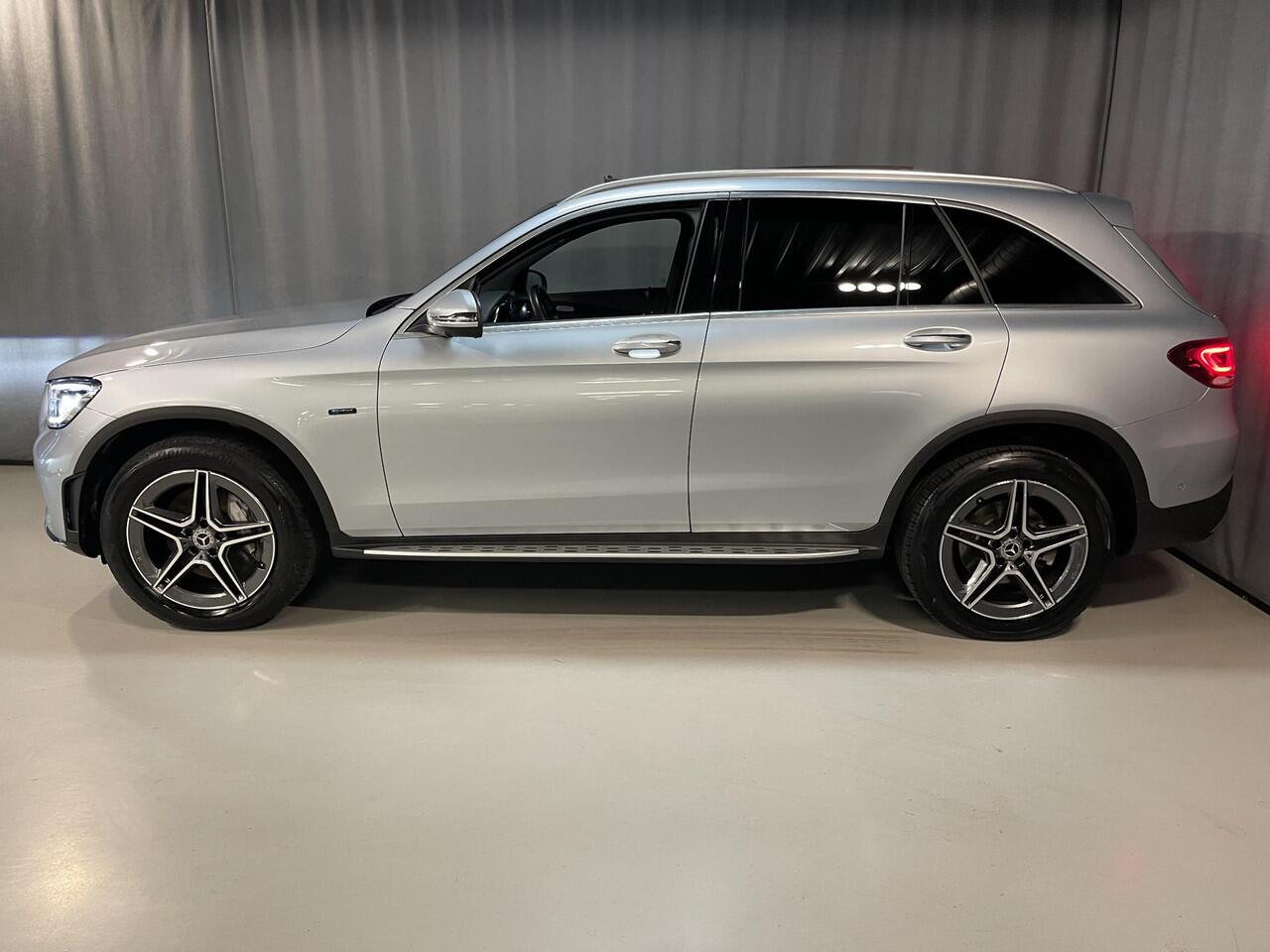 Mercedes-Benz GLC-KLASSE 300e 4MATIC AMG Line 19"/Panoramadak/Dodehoek/Adaptieve cruise/Keyless/Burmester/Matrix LED/Apple Carplay & Android Auto/Stoelverwarming/Elektrische klep