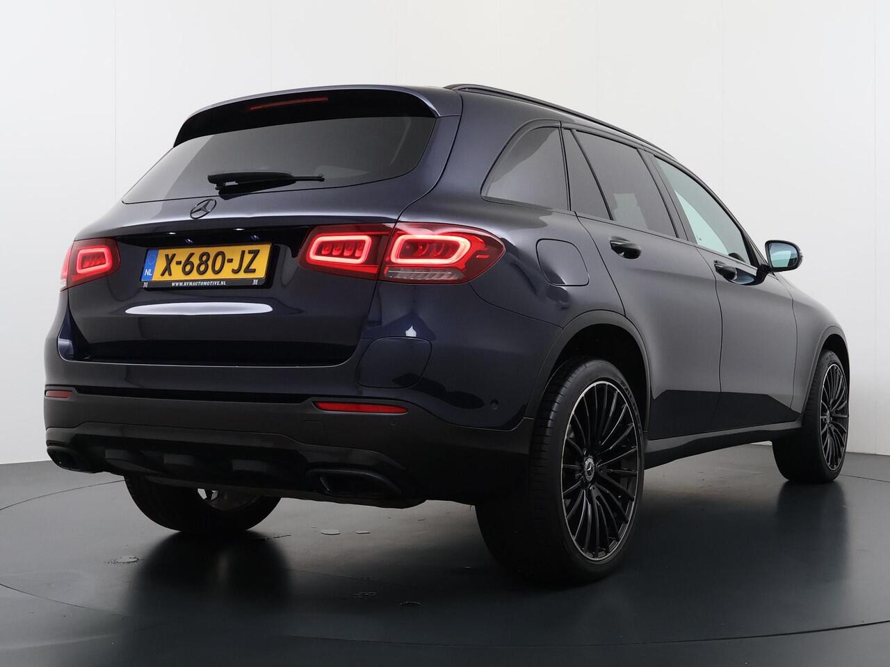 Mercedes-Benz GLC-KLASSE 300e 4MATIC Premium Plus VAN ¤ 43.900,- VOOR ¤ 39.877,- Uw LENTEVOORDEEL: ¤ 4.023,-! | PHEV PLUG-IN HYBRIDE | MEGA VETTE AUTO | PANORAMA DAK | 20INCH | CAMERA | ELEKTRISCHE KLEP | KEYLESS ENTRY + START | DODEHOEK | RIJKLAAR + 12 MND BOVAG GARANTIE!