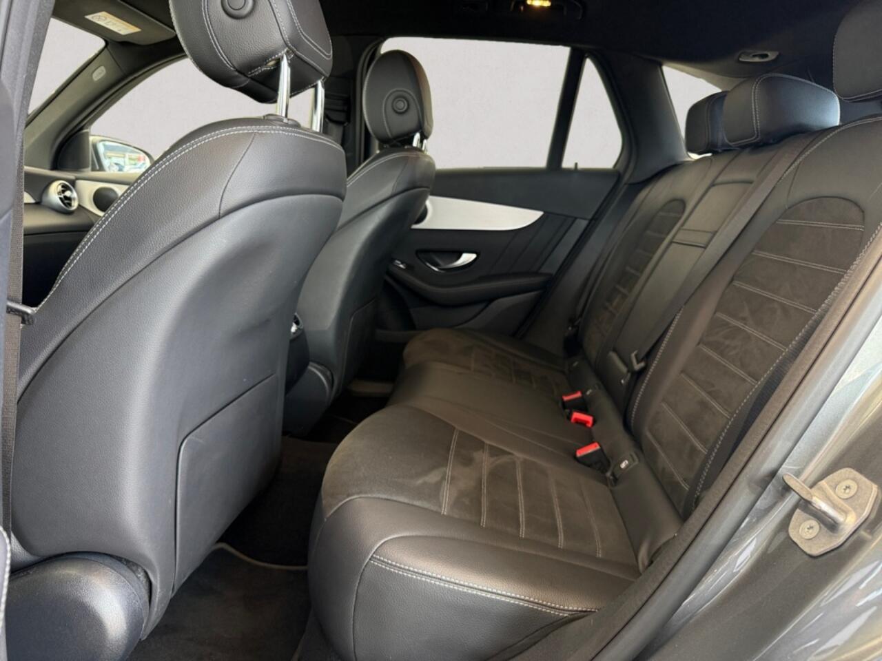 Mercedes-Benz GLC-KLASSE 300e 4M Business Solution AMG+ met batterij SOH certificaat!