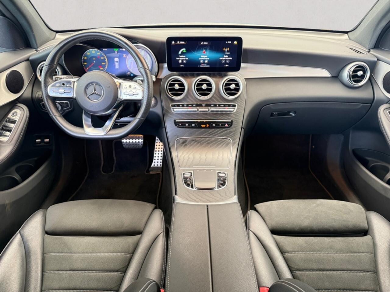 Mercedes-Benz GLC-KLASSE 300e 4M Business Solution AMG+ met batterij SOH certificaat!