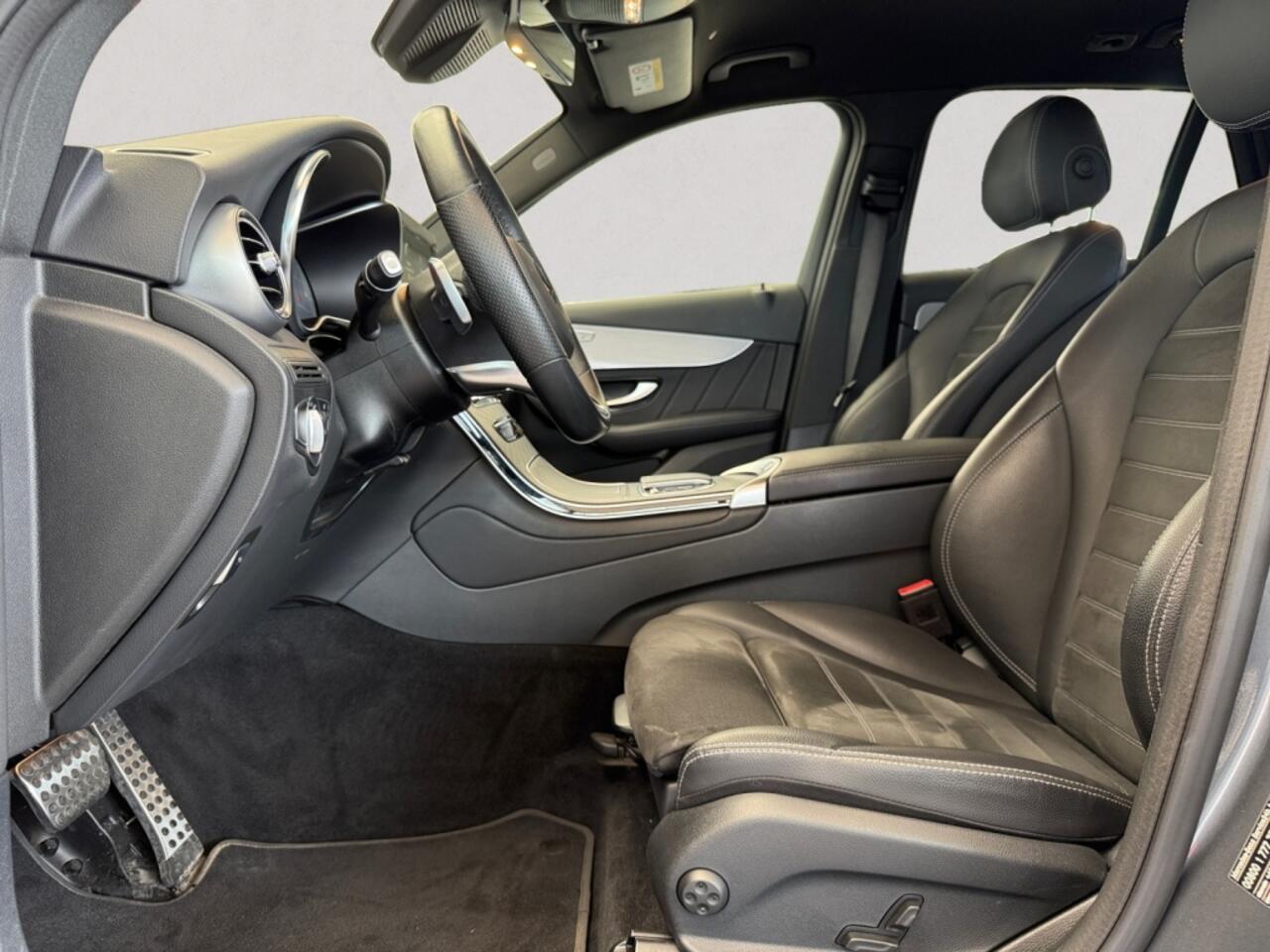 Mercedes-Benz GLC-KLASSE 300e 4M Business Solution AMG+ met batterij SOH certificaat!