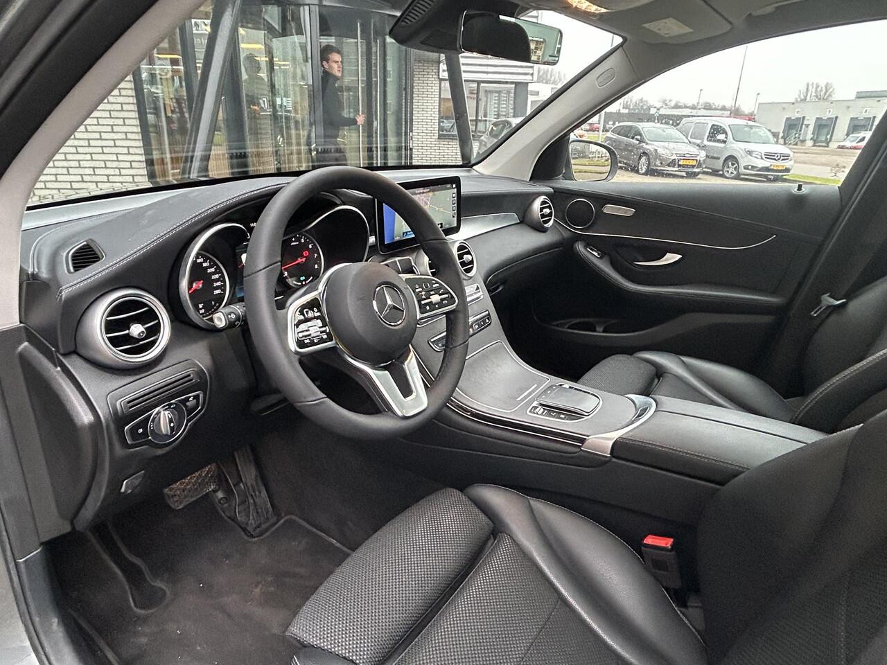 Mercedes-Benz GLC-KLASSE 300e 4MATIC AMG | Trekhaak | Panoramadak