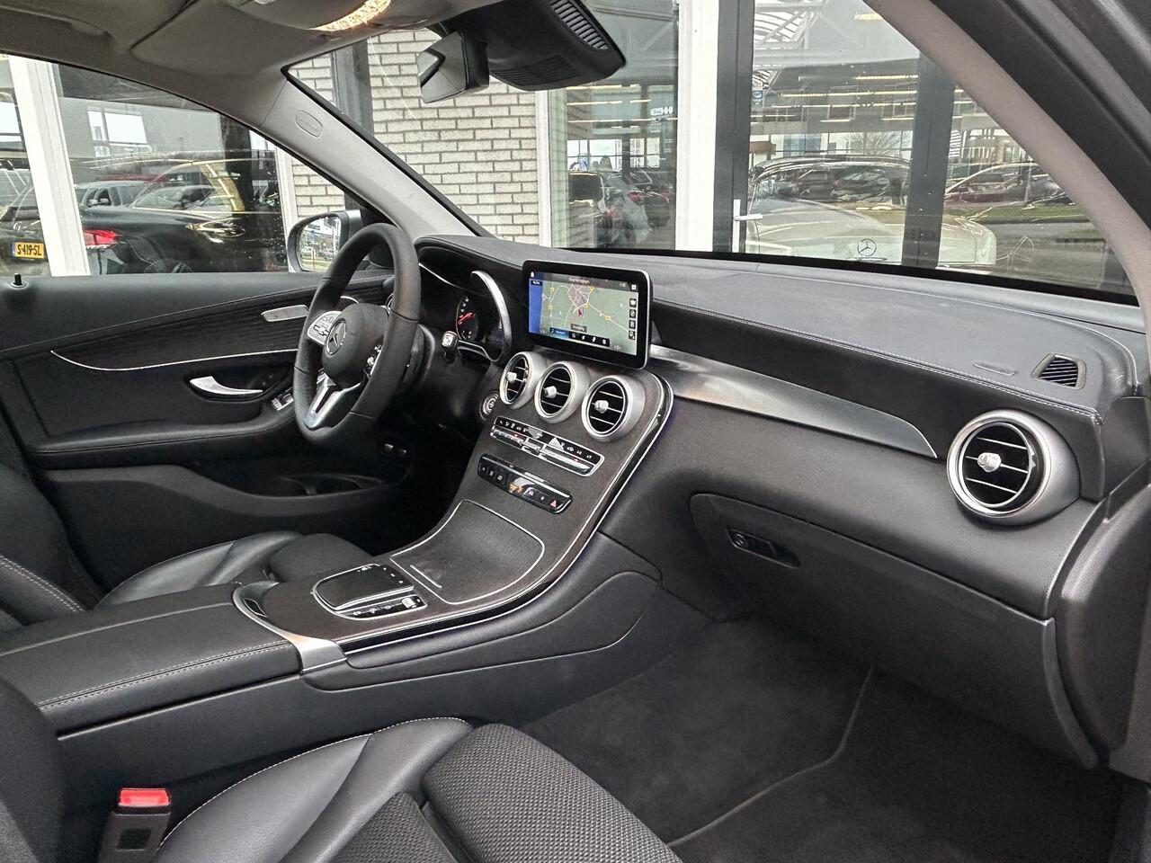 Mercedes-Benz GLC-KLASSE 300e 4MATIC AMG | Trekhaak | Panoramadak