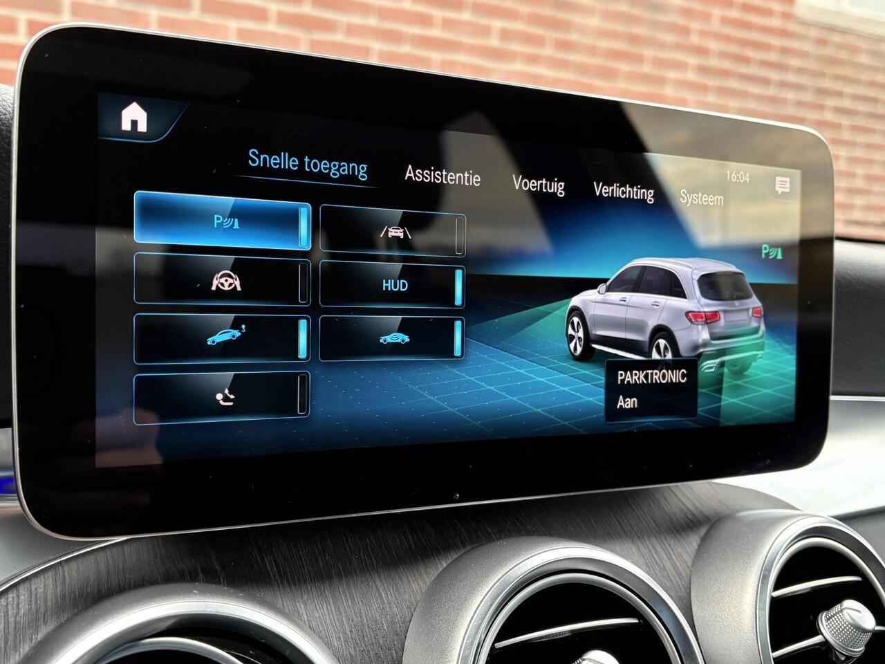 Mercedes-Benz GLC-KLASSE 300e 4MATIC AMG | luchtvering | Memory |