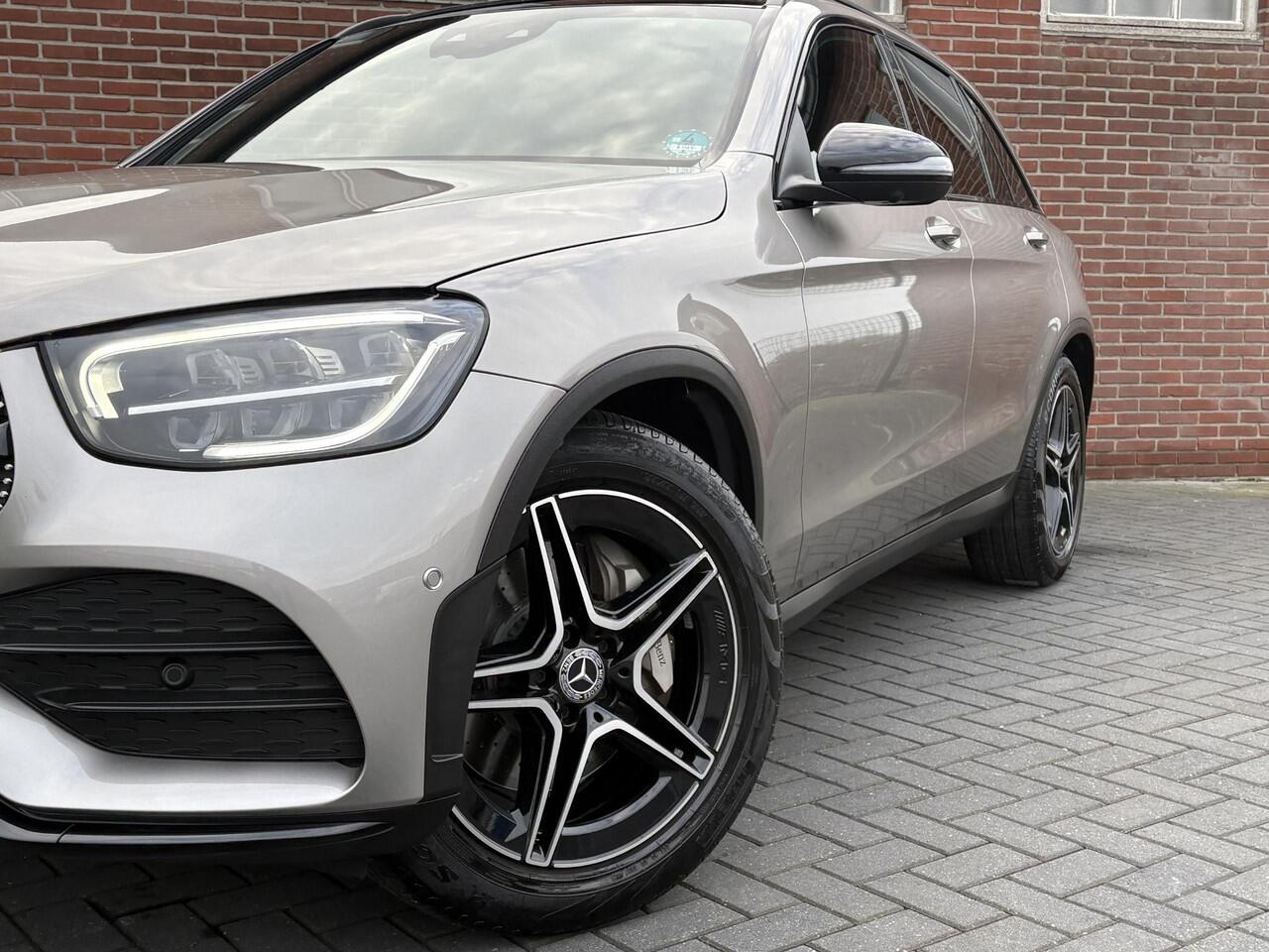 Mercedes-Benz GLC-KLASSE 300e 4MATIC AMG | luchtvering | Memory |