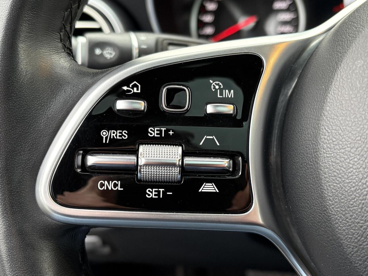 Mercedes-Benz GLC-KLASSE 300e 4MATIC AMG | luchtvering | Memory |