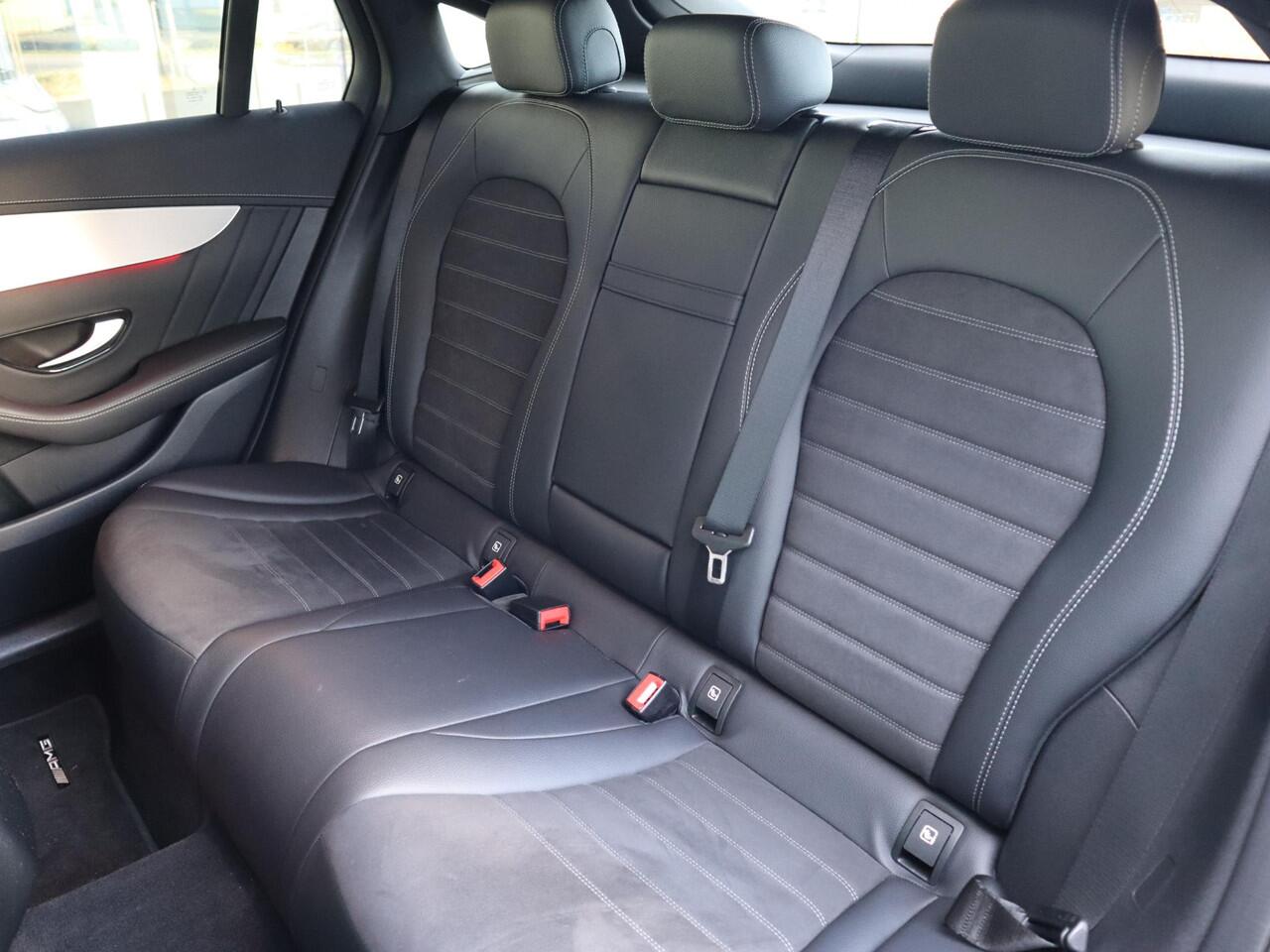 Mercedes-Benz GLC-KLASSE Coupé 300e 4MATIC AMG line | Schuifdak | LED Koplampen | Burmester | Camera | LED | Automaat