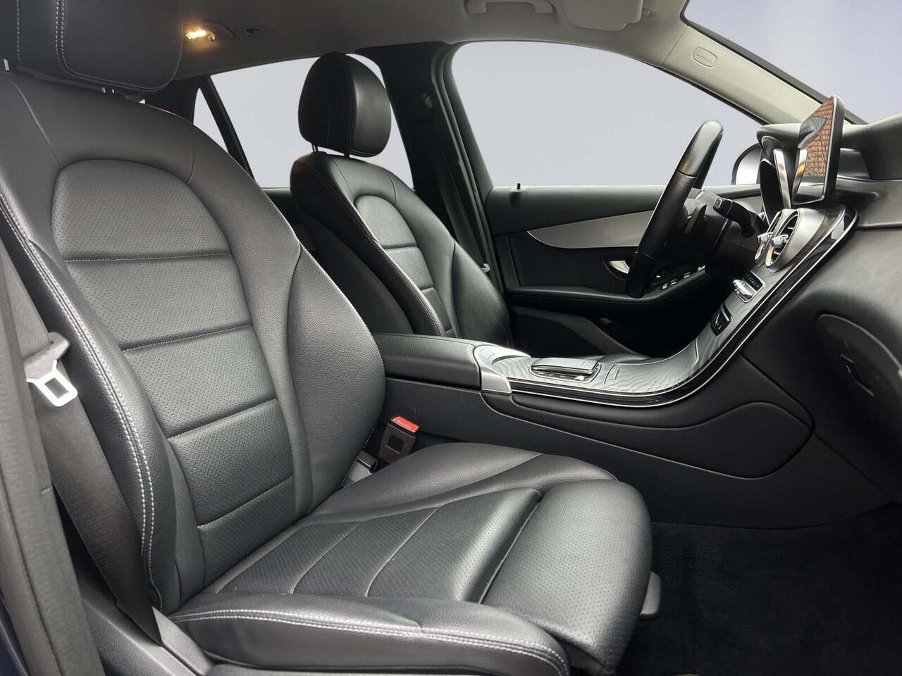 Mercedes-Benz GLC-KLASSE 300e 4MATIC /Apple Carplay/Camera achter/Elektr. trekhaak/Elektr. stoelen leder/Stoelverw./Head up/Cruise adaptief/Climate/Park.sens./(MET GARANTIE*)