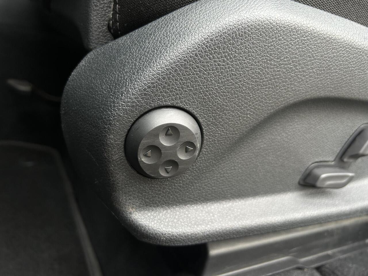 Mercedes-Benz GLC-KLASSE 300e 4MATIC /Apple Carplay/Camera achter/Elektr. trekhaak/Elektr. stoelen leder/Stoelverw./Head up/Cruise adaptief/Climate/Park.sens./(MET GARANTIE*)