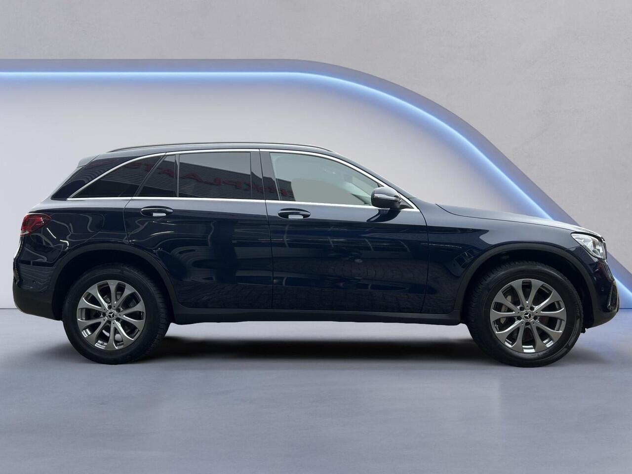 Mercedes-Benz GLC-KLASSE 300e 4MATIC /Apple Carplay/Camera achter/Elektr. trekhaak/Elektr. stoelen leder/Stoelverw./Head up/Cruise adaptief/Climate/Park.sens./(MET GARANTIE*)