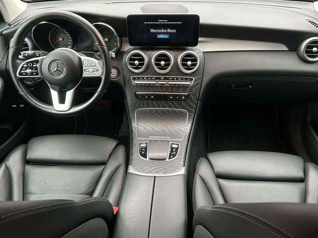 Mercedes-Benz GLC-KLASSE 300e 4MATIC /Apple Carplay/Camera achter/Elektr. trekhaak/Elektr. stoelen leder/Stoelverw./Head up/Cruise adaptief/Climate/Park.sens./(MET GARANTIE*)