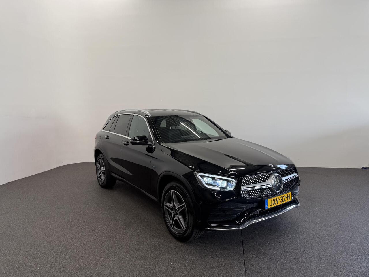 Mercedes-Benz GLC-KLASSE 300e 4MATIC Automaat PHEV AMG Line | Navigatie | Cruise Control | Parkeersensoren | Stoelverwarming | Panorama dak | Matrix LED-koplampen | Virtual Cockpit | Surround-systeem Burmester | Inductielader