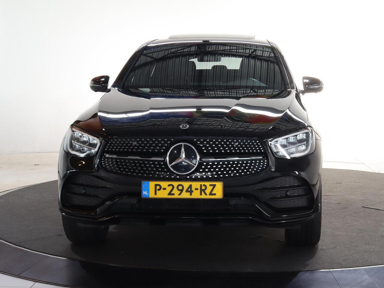 Mercedes-Benz GLC-KLASSE Coupé 300e 4MATIC Business Solution AMG | Night | Panoramadak | 360 graden camera | Stoelverwarming | Widescreen | Sfeerverlichting | Alarm |