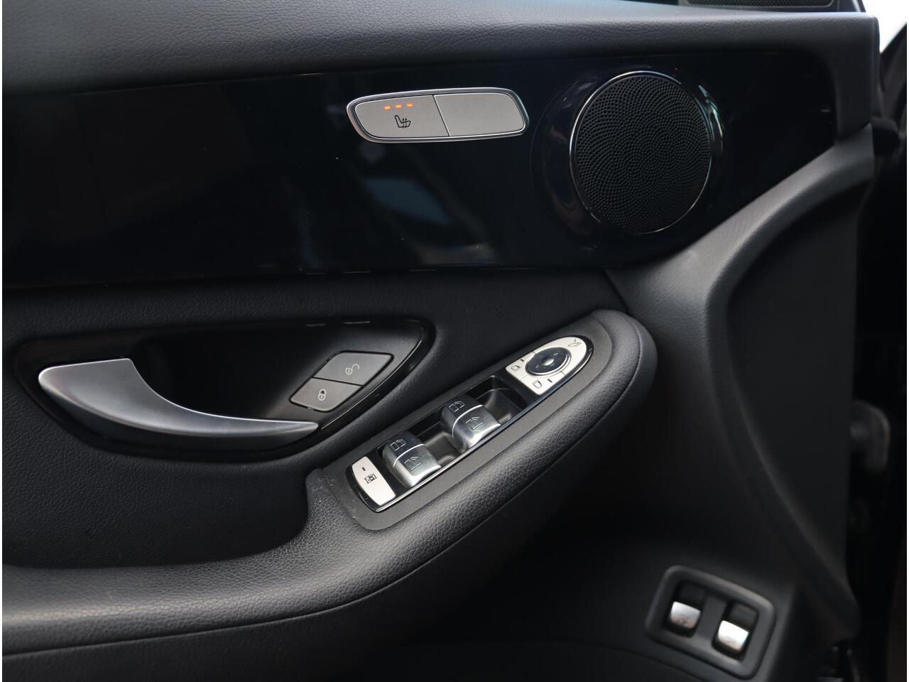 Mercedes-Benz GLC-KLASSE 300e 4MATIC Business Solution