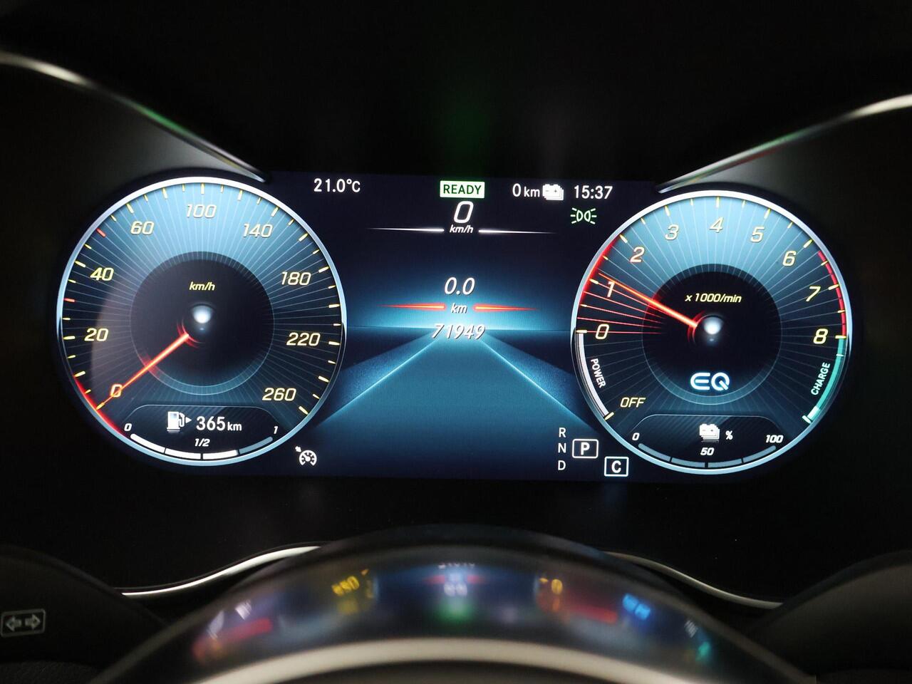 Mercedes-Benz GLC-KLASSE 300e 4MATIC | AMG Line | Panoramadak | Stoelverwarming | Sfeerverlichting | Apple carplay/Android auto | 360° Camera |