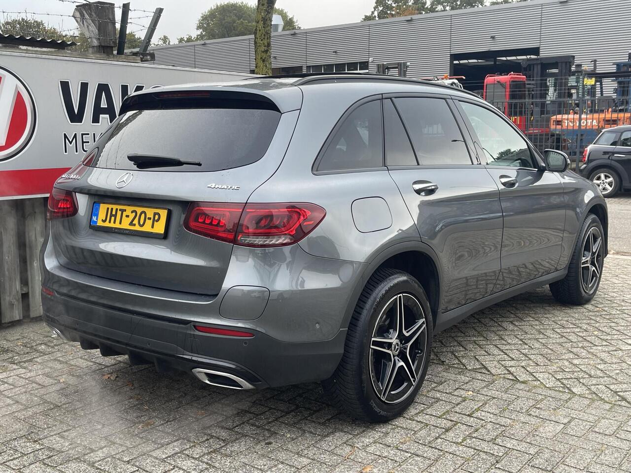 Mercedes-Benz GLC-KLASSE 300e 4MATIC Premium Plus AMG Line 19"/Panoramadak/Keyless/360 camera/Sfeerverlichting/Apple Carplay & Android Auto/Stoelverwarming/Elektrische klep