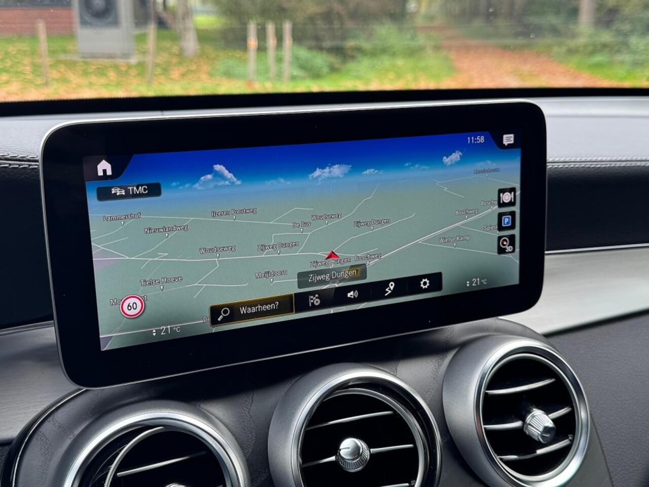 Mercedes-Benz GLC-KLASSE 300 e 4MATIC Business Sol AMG ecc,leer,schuifdak,led,lmv,navi