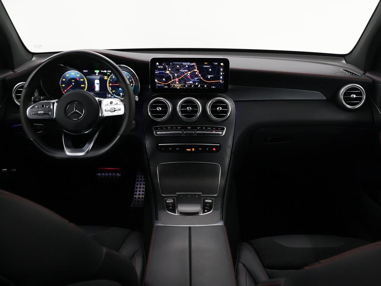 Mercedes-Benz GLC-KLASSE 300e 4MATIC Business Solution AMG | Night pakket | Elektrische trekhaak | Apple carplay/Android auto | Advanced audio | Sfeerverlichting