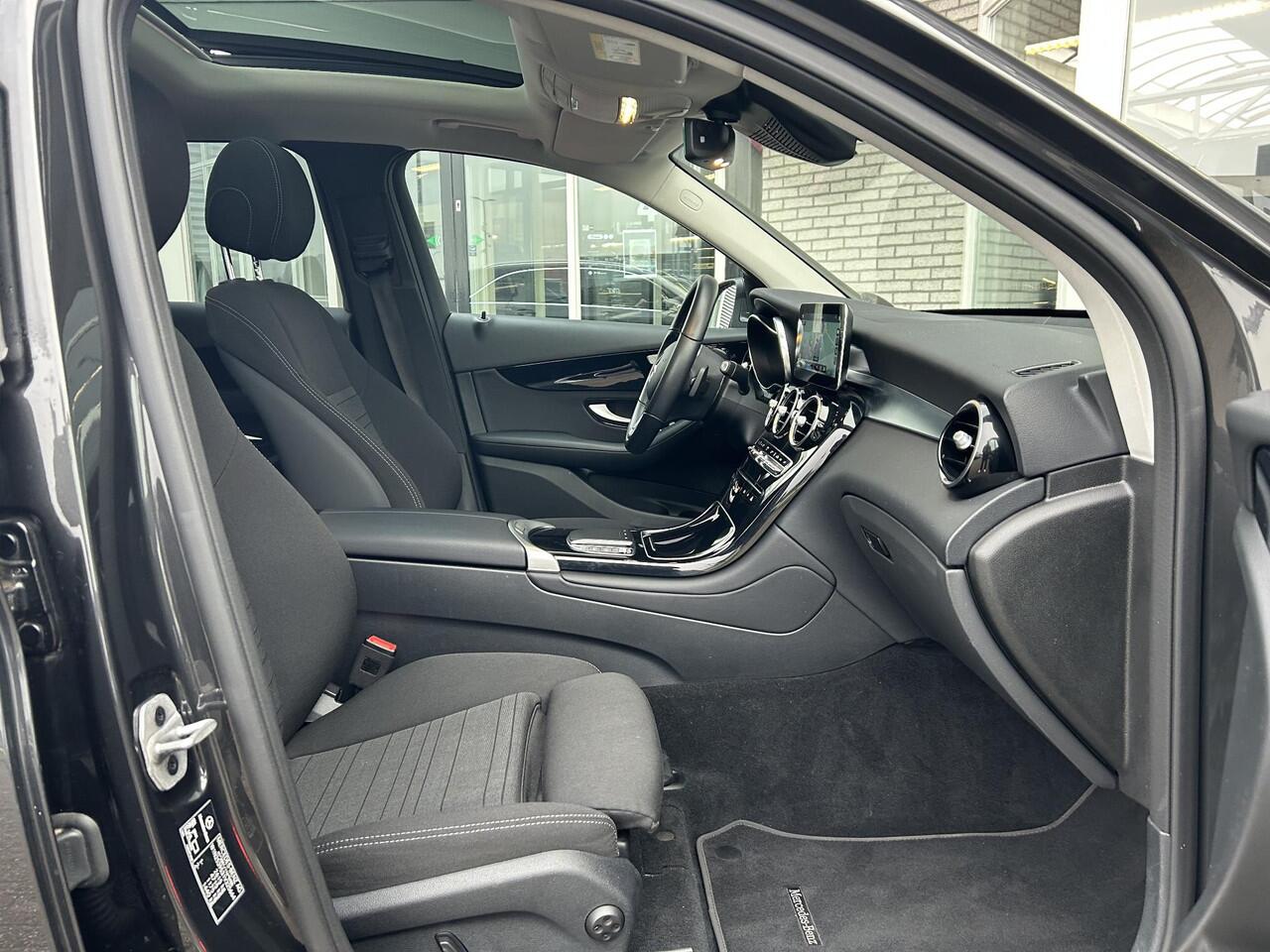 Mercedes-Benz GLC-KLASSE 300e 4MATIC | Stoelverwarming | Panoramadak | Cruise Control