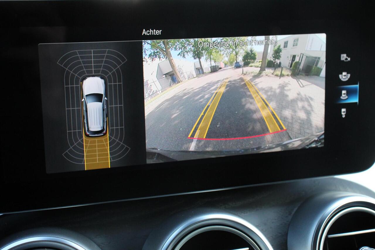 Mercedes-Benz GLC-KLASSE 300e 4-MATIC Business AMG Night Pack | Full LED | Trekhaak | Navigatie | PDC | Camera | MBUX