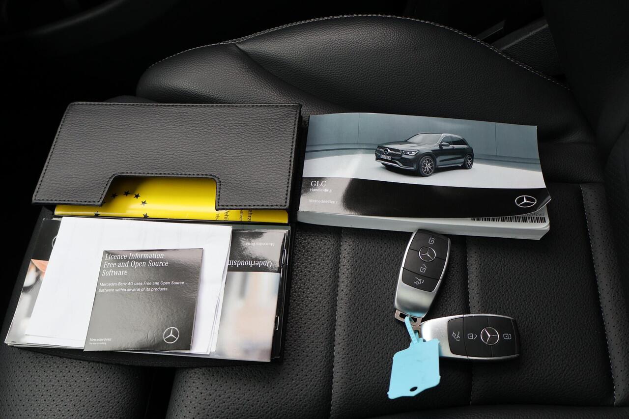 Mercedes-Benz GLC-KLASSE 300e 4MATIC Business Solution 1e Eigenaar | Dealer Onderh | BTW | NL-Auto | Pano | Stoelverwarming | Elek Stoelen+Klep | Camera | Navi | 2Kabels | Full Led | Keyless | PDC | DAB |