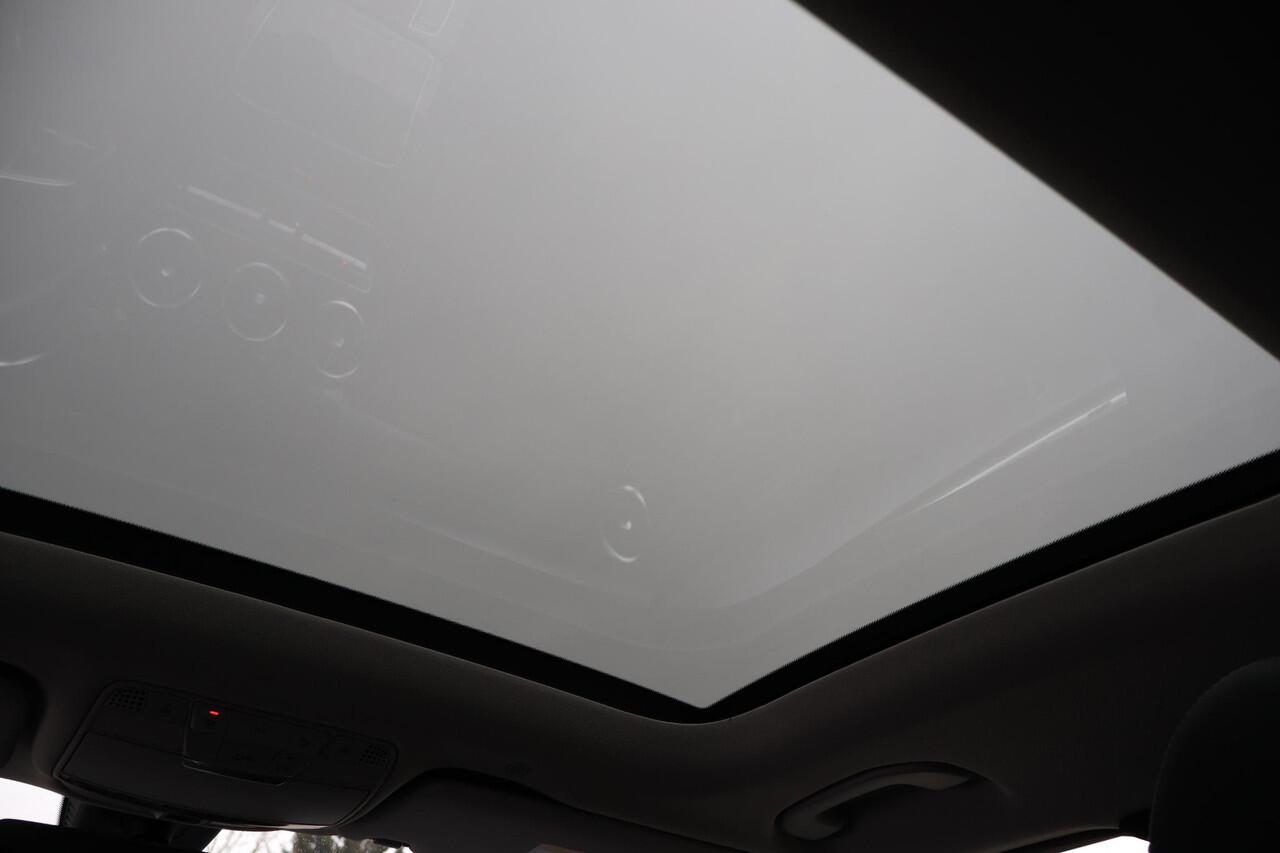 Mercedes-Benz GLC-KLASSE 300e 4MATIC Business Solution 1e Eigenaar | Dealer Onderh | BTW | NL-Auto | Pano | Stoelverwarming | Elek Stoelen+Klep | Camera | Navi | 2Kabels | Full Led | Keyless | PDC | DAB |