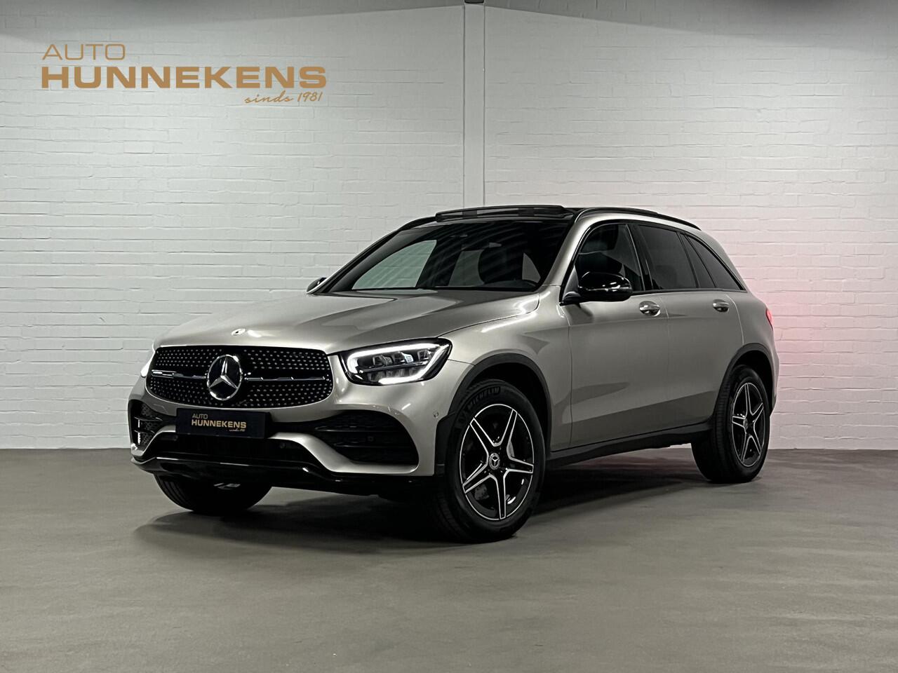 Mercedes-Benz GLC-KLASSE 300e 4MATIC AMG | Trekhaak | Open dak | Camera | Stoelverwarming | Memory | Cruise control | Carplay