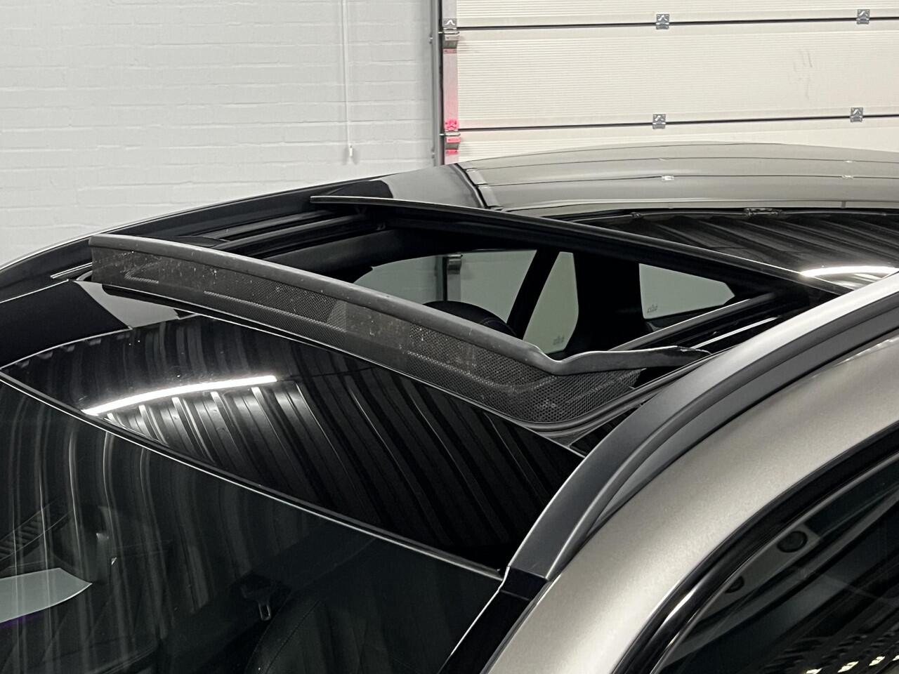 Mercedes-Benz GLC-KLASSE 300e 4MATIC AMG | Trekhaak | Open dak | Camera | Stoelverwarming | Memory | Cruise control | Carplay