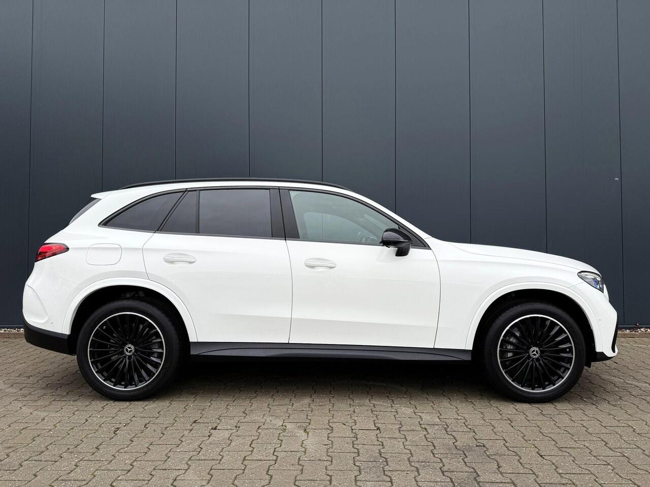 Mercedes-Benz GLC-KLASSE 400e 4MATIC AMG Line pano / trekhaak / 360 camera