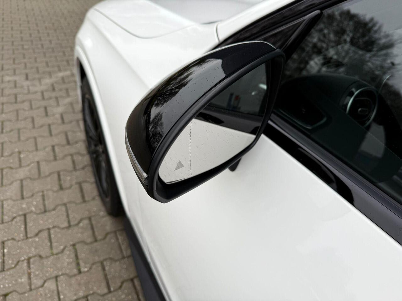 Mercedes-Benz GLC-KLASSE 400e 4MATIC AMG Line pano / trekhaak / 360 camera