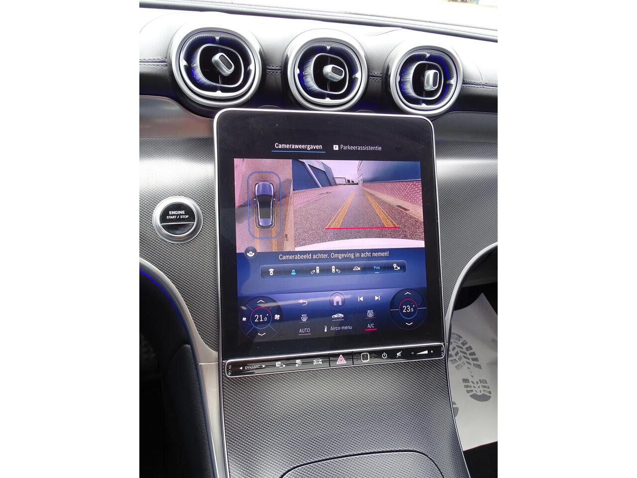 Mercedes-Benz GLC-KLASSE 300e 4MATIC AMG Line AMG LINE | NIGHT PAKKET | LUCHTVERING | ADAPTIVE CRUISE CONTROL | 360 CAMERA | SFEERVERLICHTING | PANORAMADAK | ELEKTRISCHE STOELEN | STOELVERWARMING | ELEKTRISCH ACHTERKLEP