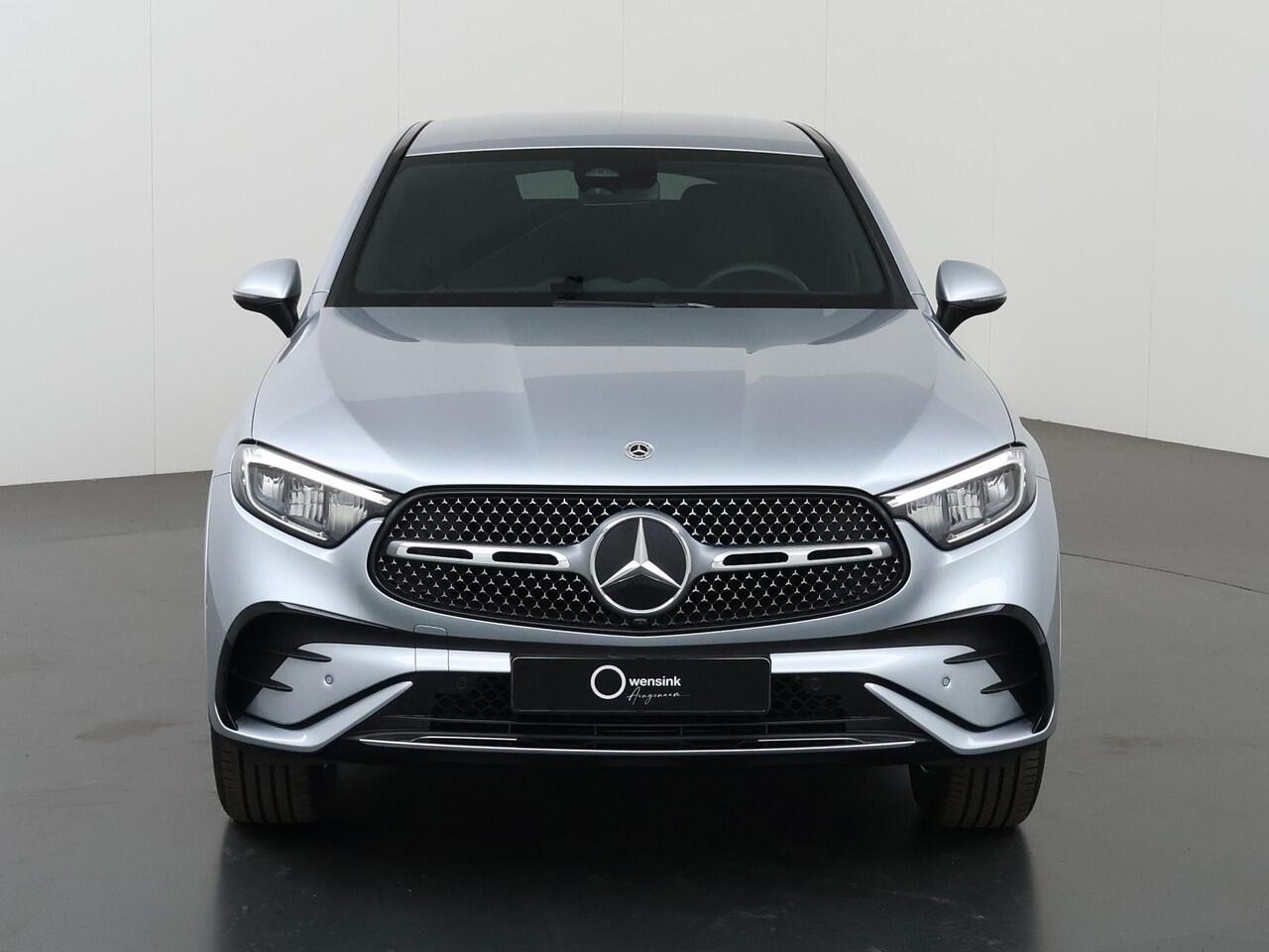 Mercedes-Benz GLC-KLASSE Coupé 300e 4MATIC AMG Line | Verwarmd stuur | Getint glas | Sfeerverlichting |