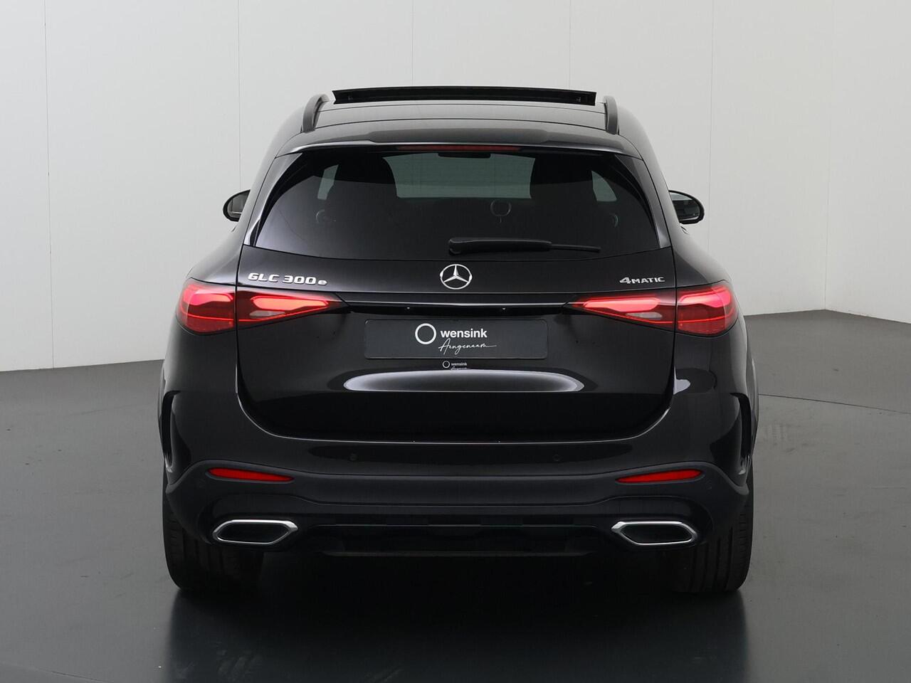 Mercedes-Benz GLC-KLASSE 300e 4MATIC AMG Line | Trekhaak | Panoramadak | Treeplanken | Premium pakket | Night pakket |