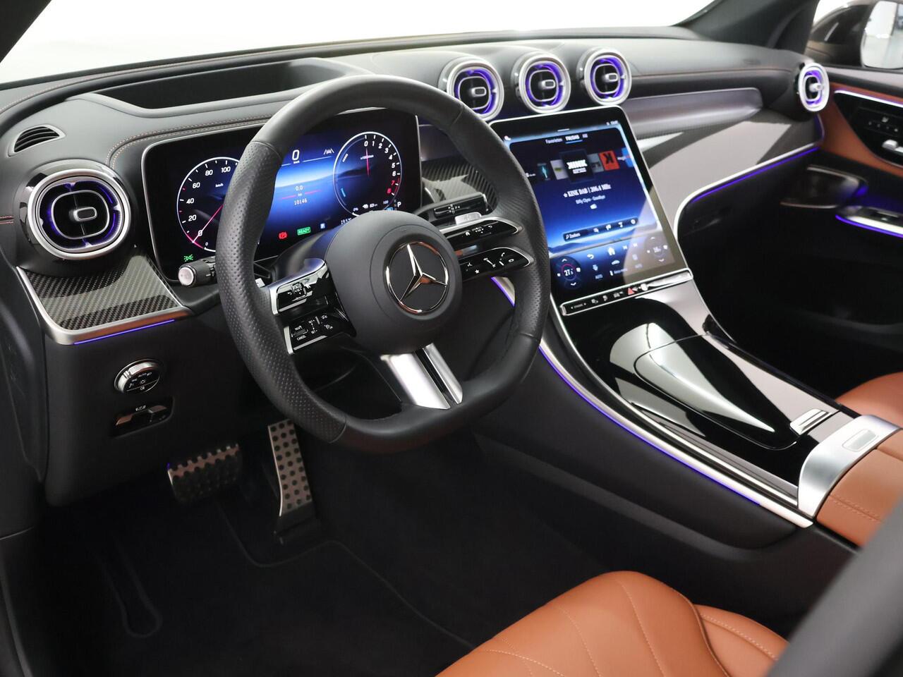 Mercedes-Benz GLC-KLASSE 300e 4MATIC AMG Line | Nappaleder bruin | Burmester | Carbon | Winter pakket | Night pakket | Panoramadak | Trekhaak |