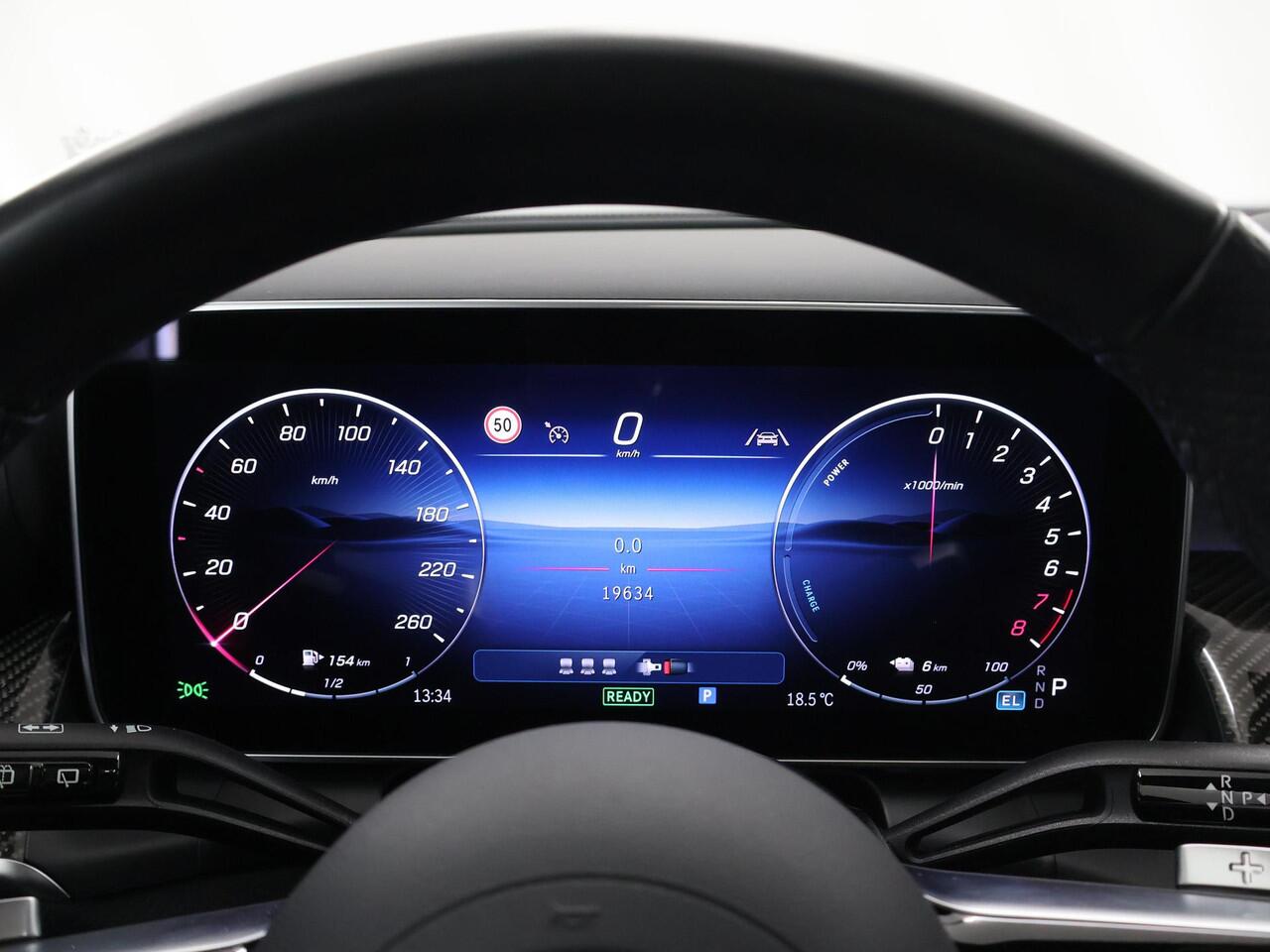 Mercedes-Benz GLC-KLASSE 300e 4MATIC AMG Line | Panoramadak | Trekhaak | Carbon | Winter pakket | 360 camera | Keyless GO |