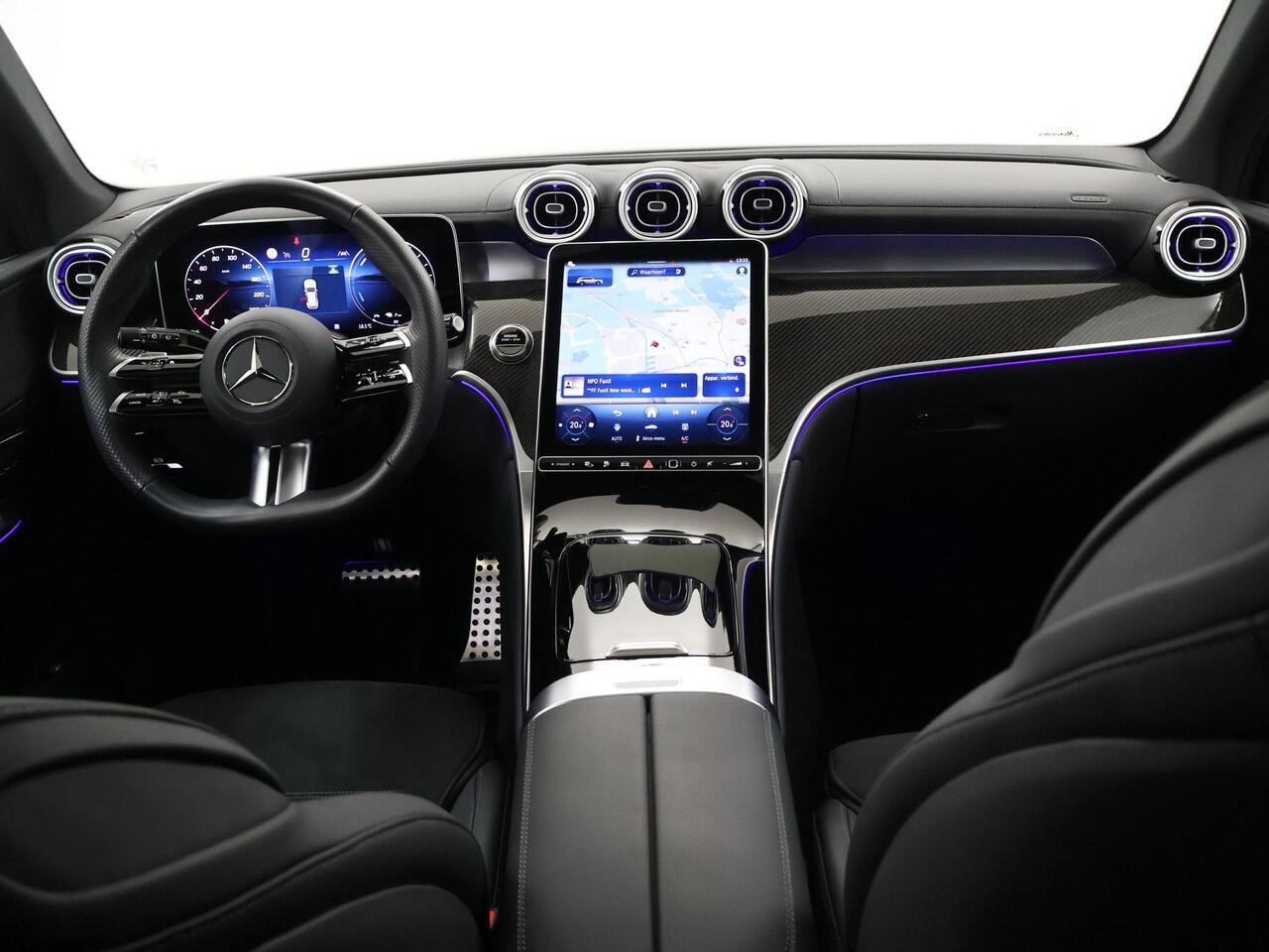 Mercedes-Benz GLC-KLASSE 300e 4MATIC AMG Line | Panoramadak | Trekhaak | Carbon | Winter pakket | 360 camera | Keyless GO |