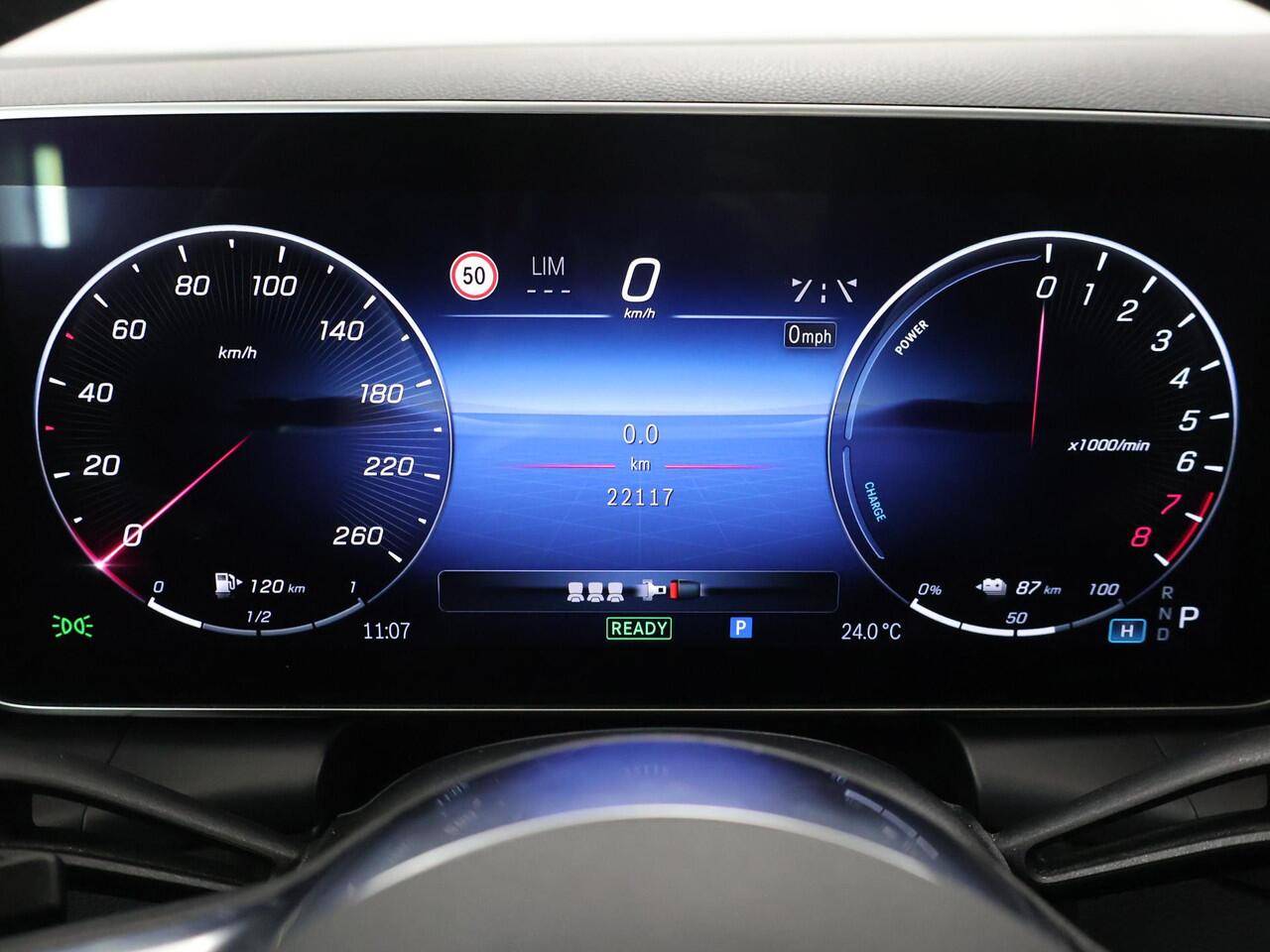 Mercedes-Benz GLC-KLASSE 300e 4MATIC Luxury Line | Panoramadak | Memory | Winter pakket |