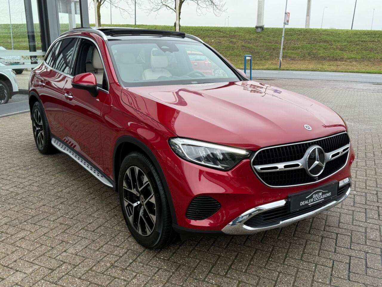 Mercedes-Benz GLC-KLASSE 300DE 4MATIC AMG LINE PANORAMA LEER NAVI PDC360GR.
