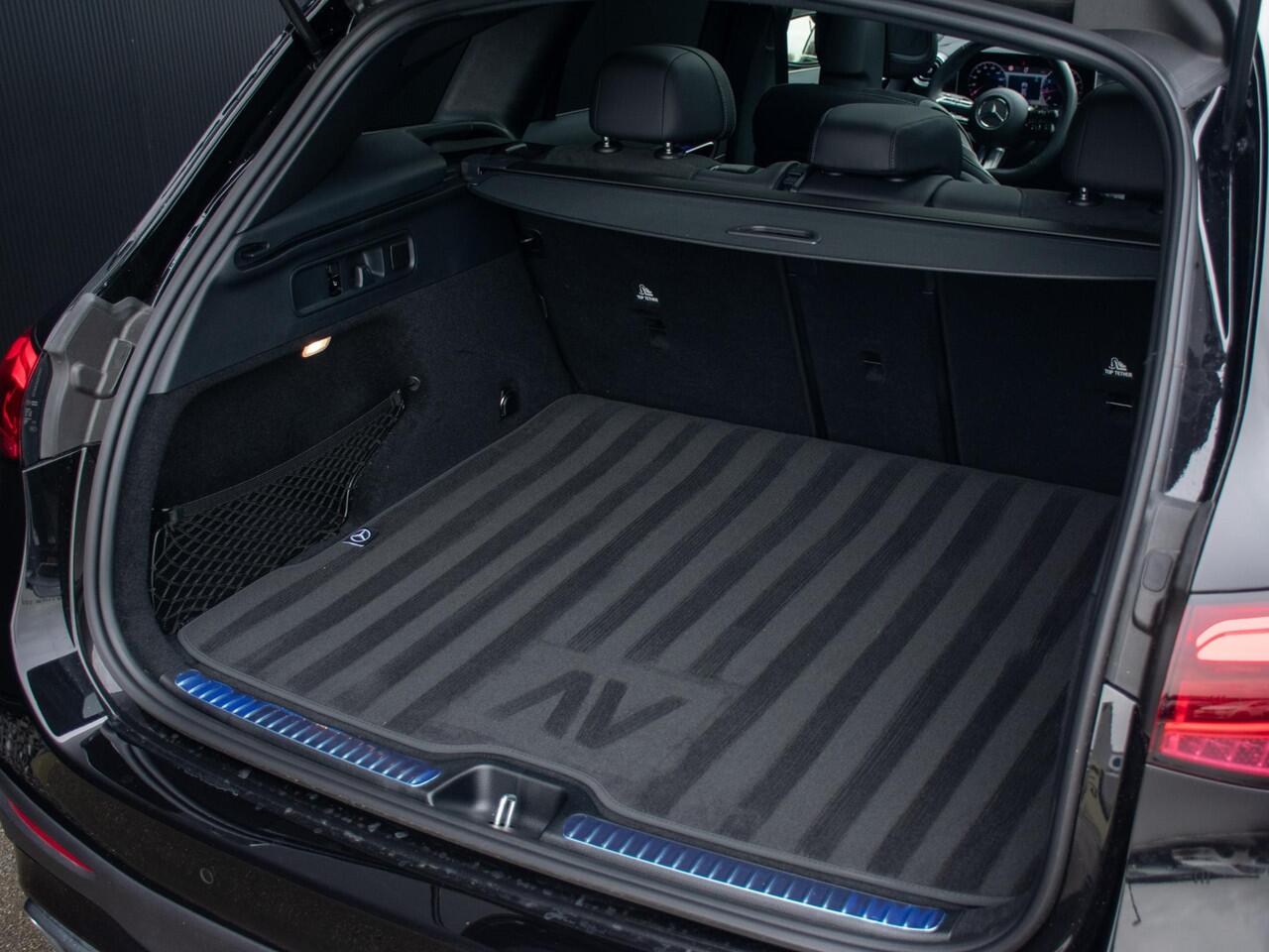 Mercedes-Benz GLC-KLASSE 200 4MATIC AMG Line | NW PRIJS ¤90.138 | Mild Hybrid(Geen stekker) | Park assist | Leder | Schuif-/kantel Panorama | 360 Camera | 20" Velgen |